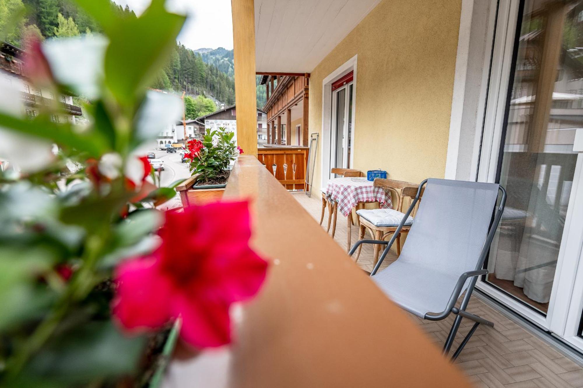 Appartamenti Cesa Maria Mountain Hospitality Canazei Exterior foto